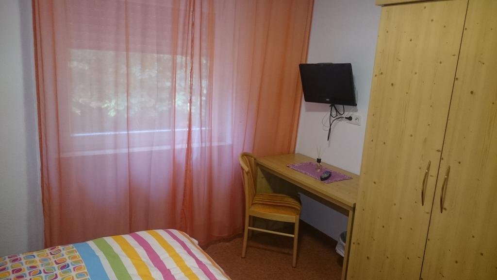 Gasthof Wilhelm Tell Fremdenzimmer Zirndorf Exterior foto
